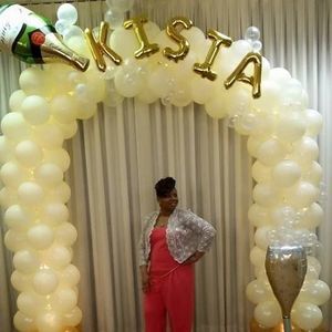 Meet your Posher, Loukisia